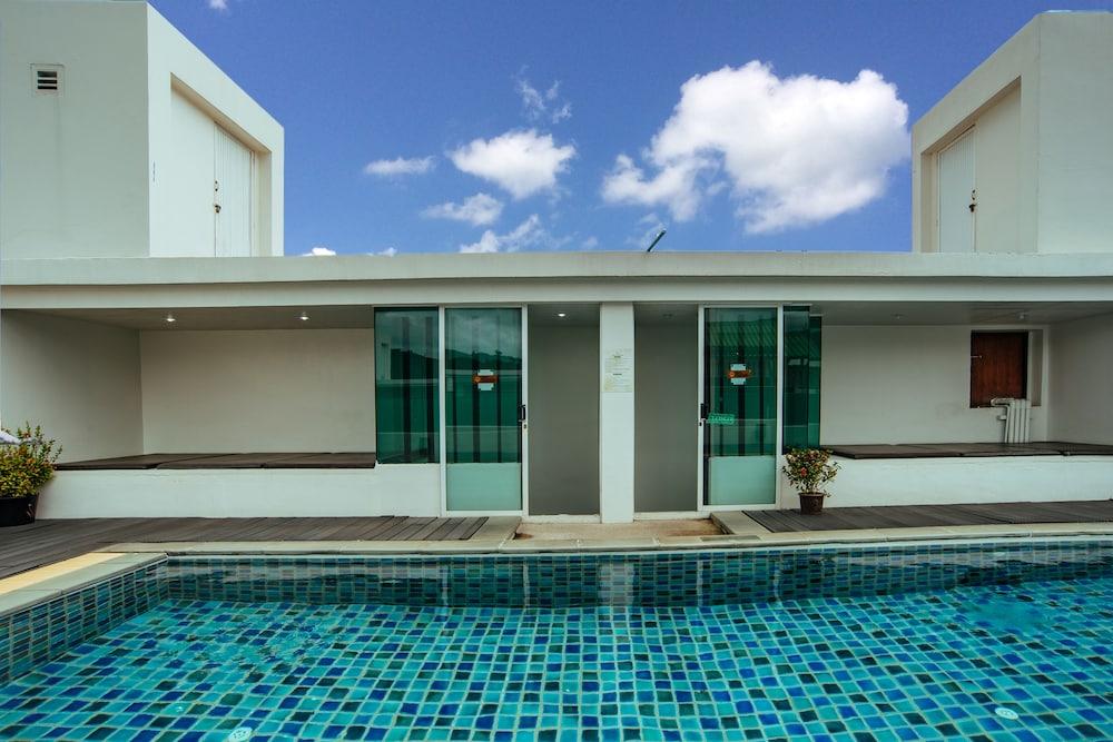 Icheck Inn Central Patong Exterior photo