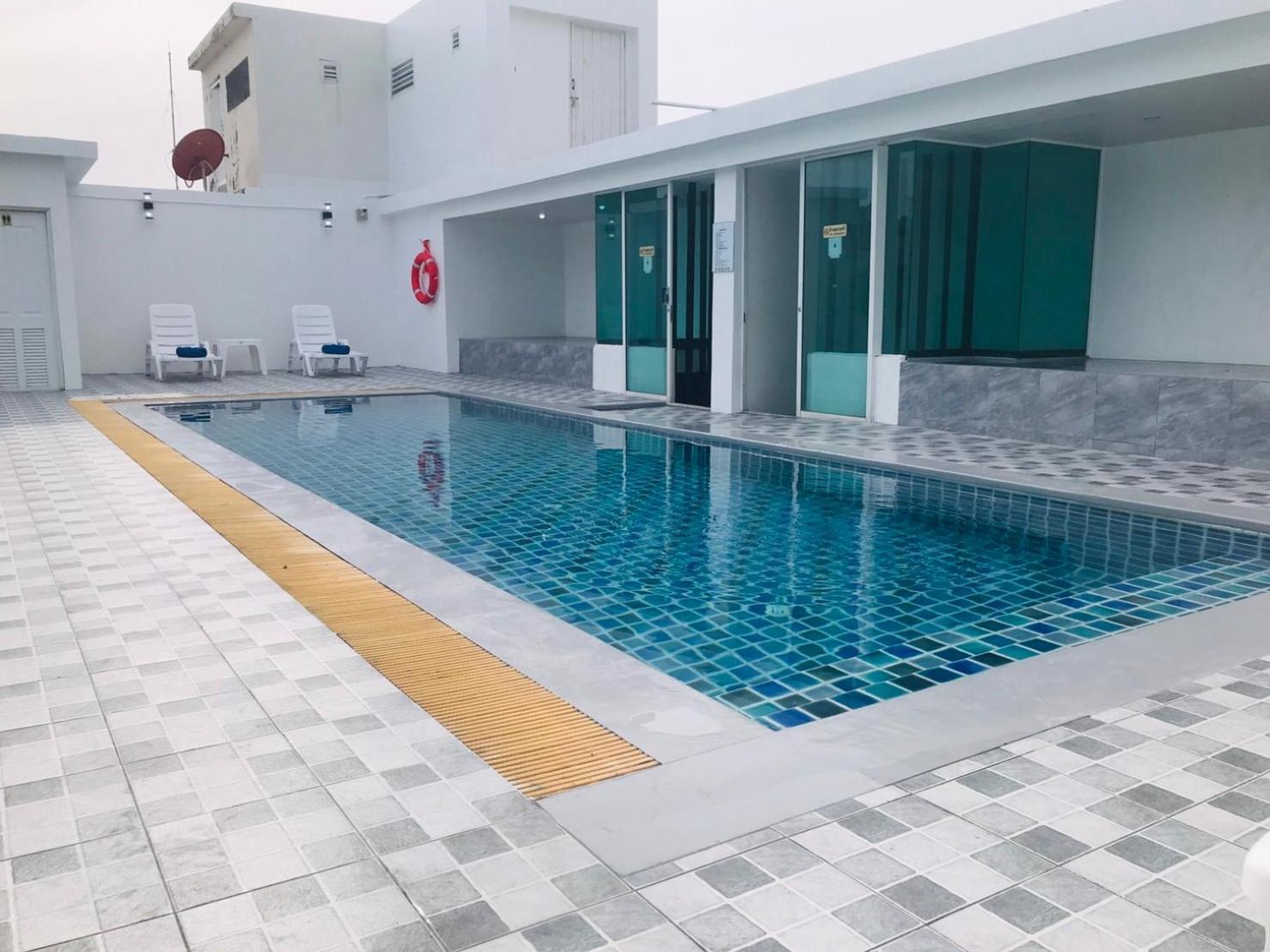 Icheck Inn Central Patong Exterior photo
