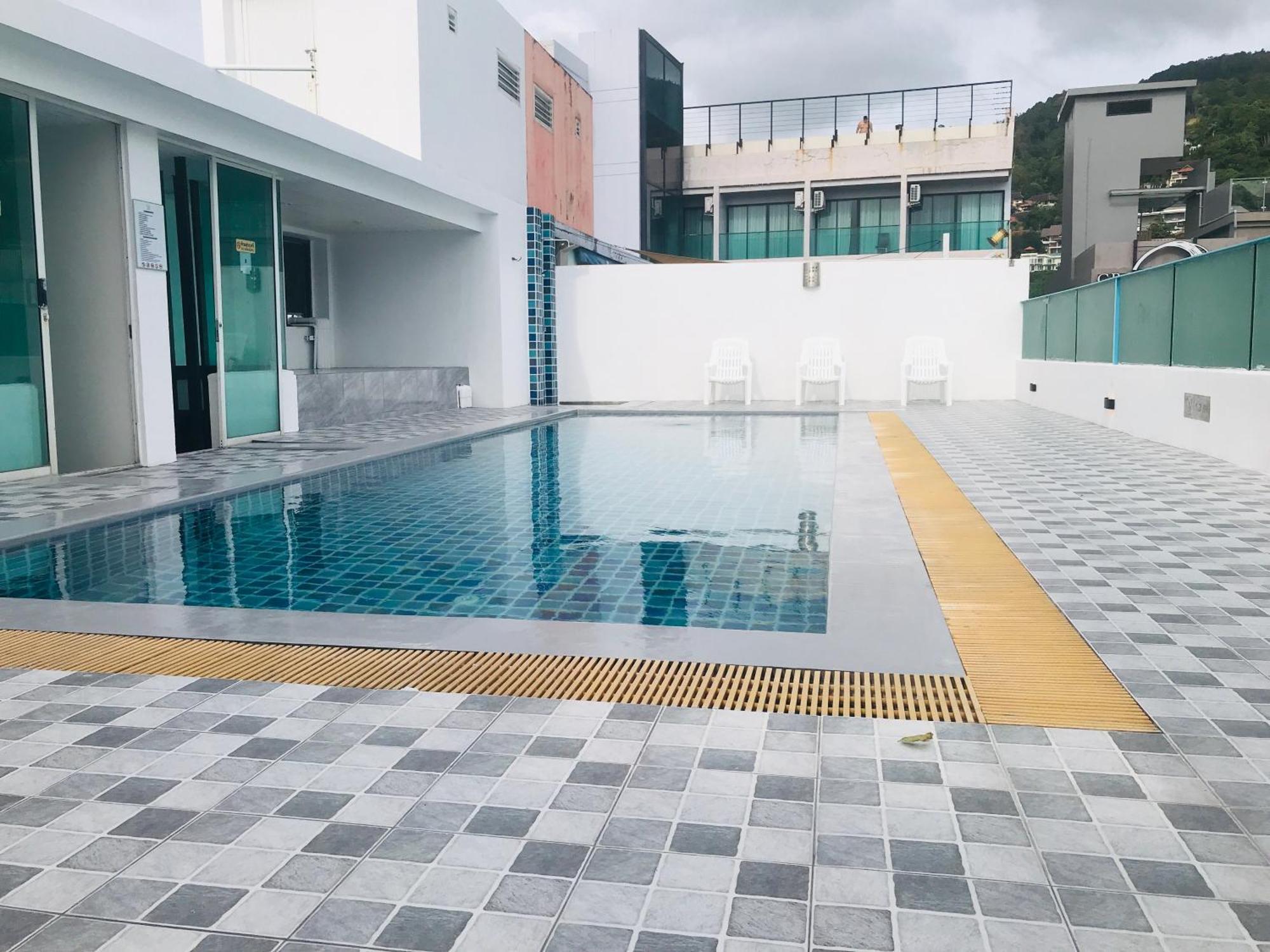 Icheck Inn Central Patong Exterior photo