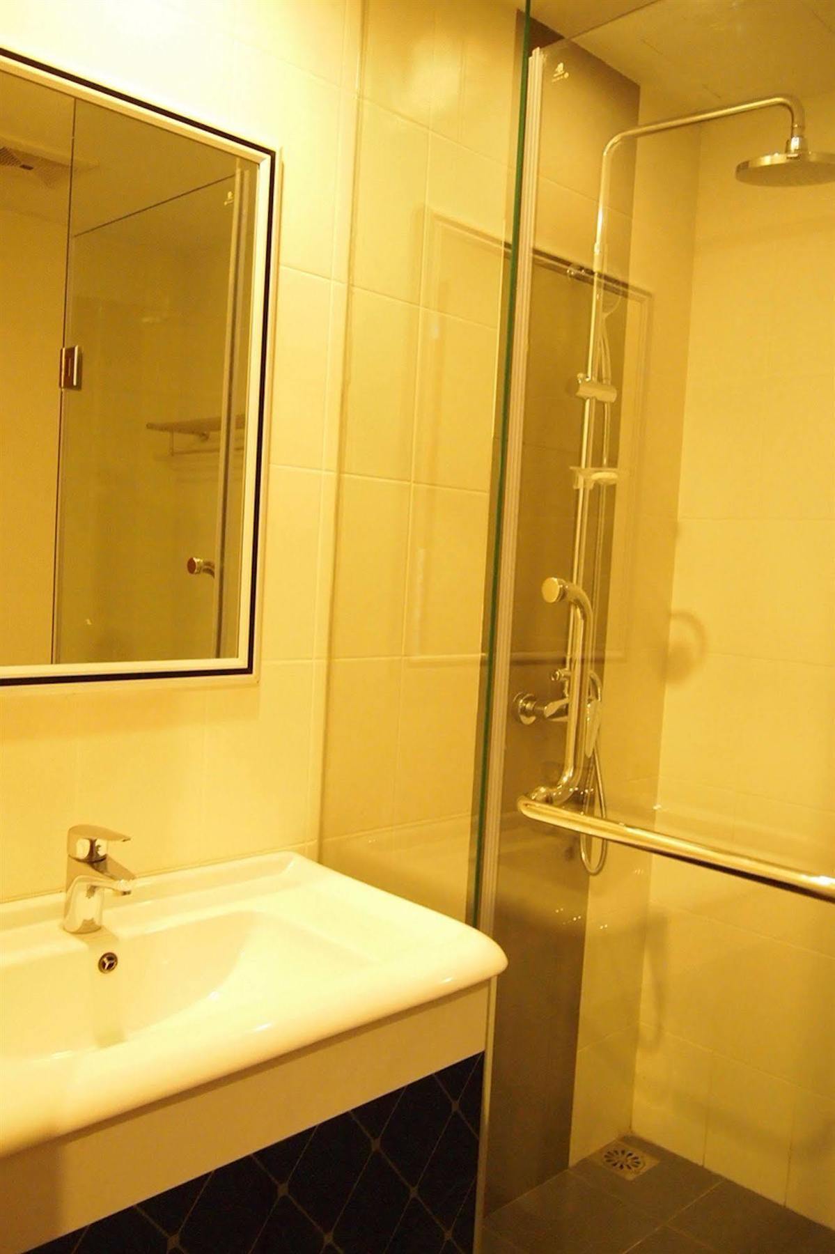 Icheck Inn Central Patong Exterior photo